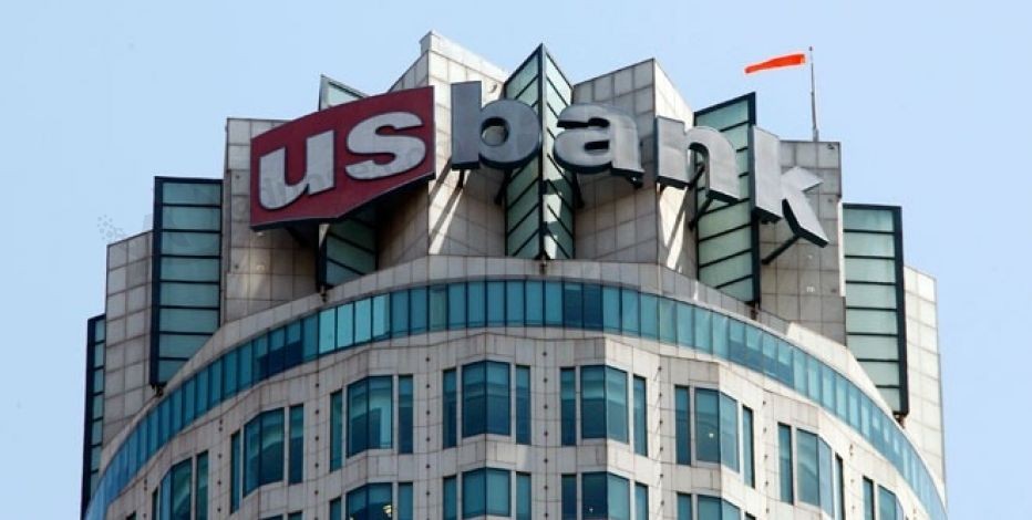 US regional banks hurt by higher interest rates, weak mortgage income