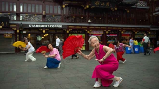 Starbucks to own 100% of its China stores after buyout deal