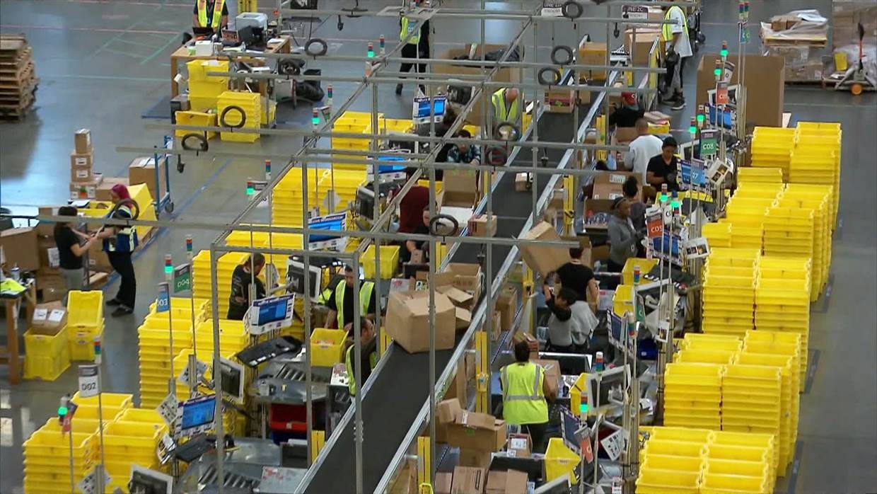 Long Lines As Amazon Tries to Hire 50,000 in National ‘Jobs Day’