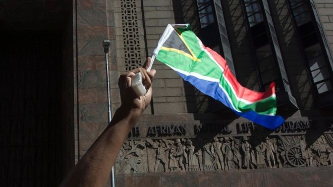 Bell Pottinger's Middle East arm seeks split as collapse looms