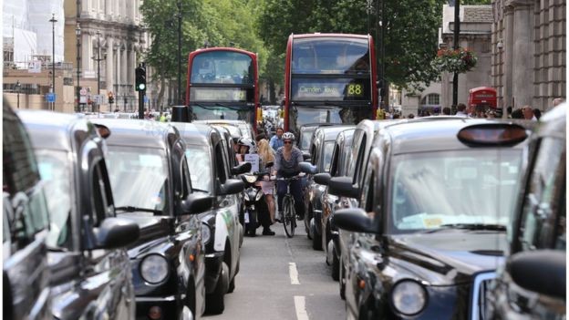 Uber London loses licence to operate